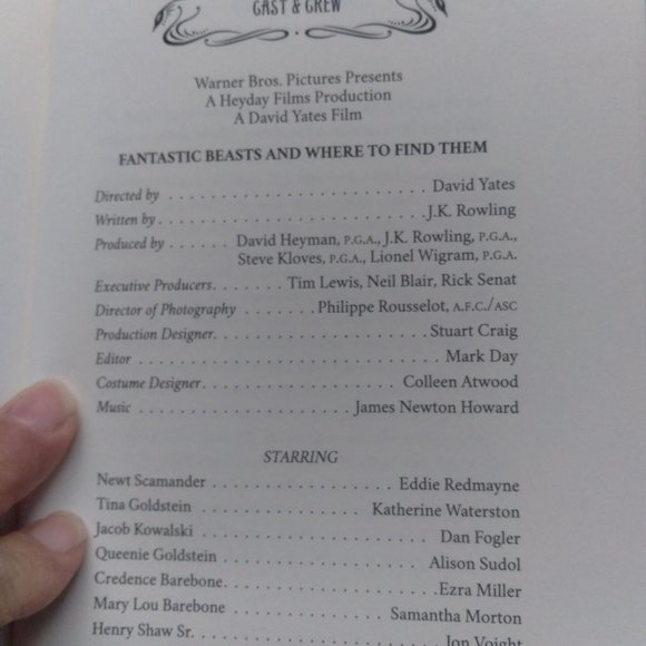 J.K. ROWLING FANTASTIC BEASTS AND WHERE TO FIND THEM ORIGINAL SCREENPLAY BOOK - Picture 12 of 12